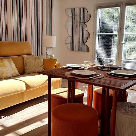 Rez-De-Chaussee Privatif Spacieux 3* D'Une Villa Centre Ville Ιέρ Εξωτερικό φωτογραφία
